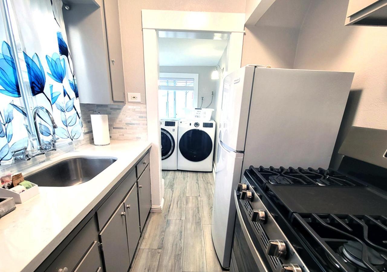 Beautiful Guesthouse, Sleeps 4 - Kitchen, Private Laundry, Ac, Parking, 65' Tv, Close To Stores, Restaurants & Beach Long Beach Dış mekan fotoğraf